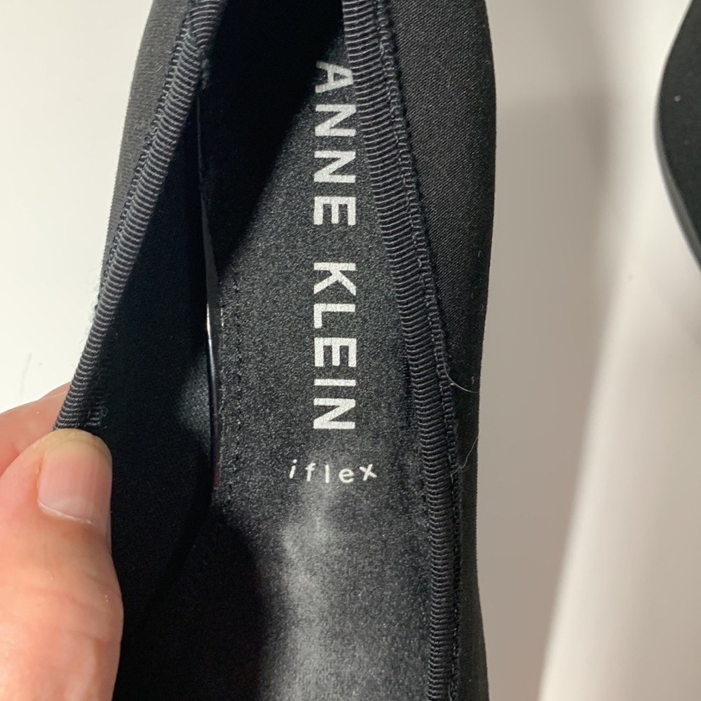 Anne Klein iflex heels in black, Size 6.5M very good condition, great fabric - Picture 8 of 9